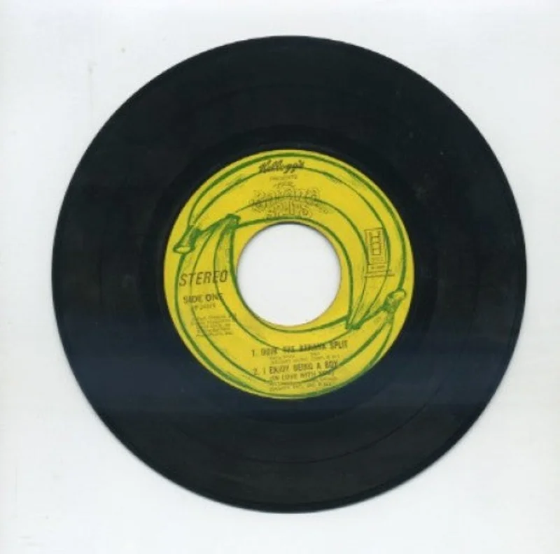 Banana Splits - Doin' The Banana Split / I Enjoy Being A Boy (In Love With You)/ The Beautiful Calliopa / Let Me Remember You Smiling
