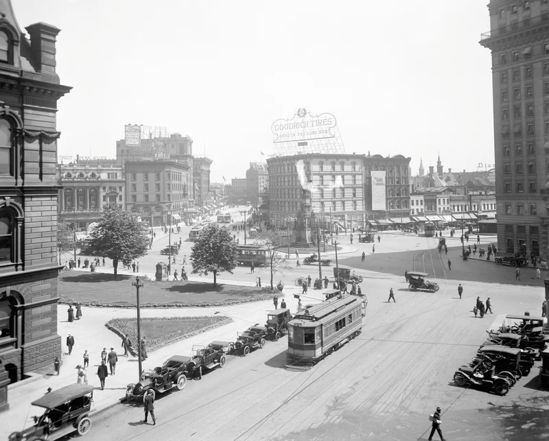 Detroit Memories Volume II: A Pictorial History of the Early Years through the 1940s