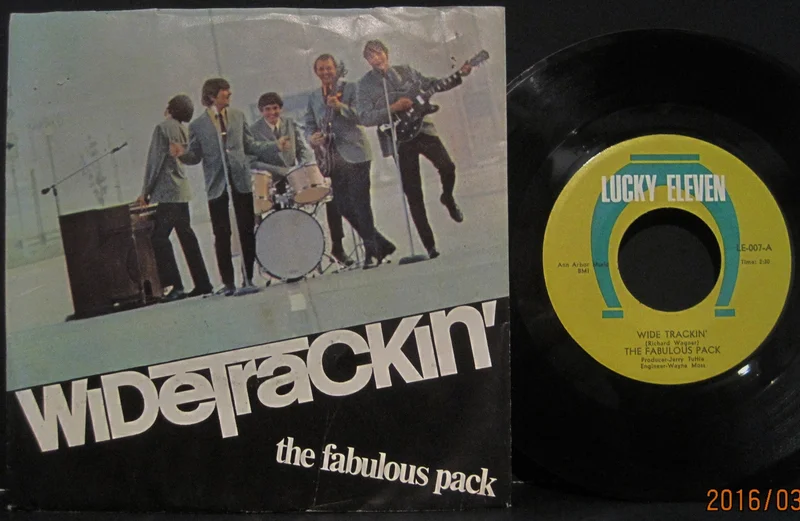 Fabulous Pack - Widetrackin' b/w Does it Matter to You Girl