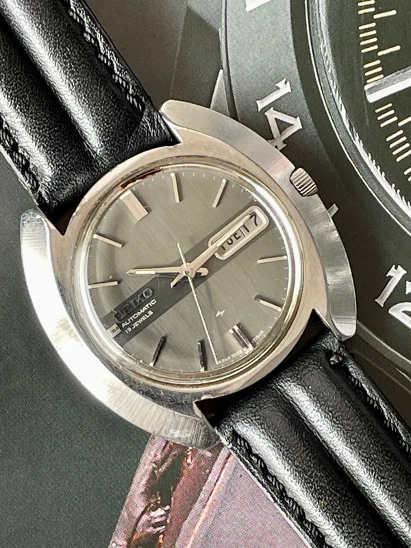 Seiko Batman (1975) 7006-7080