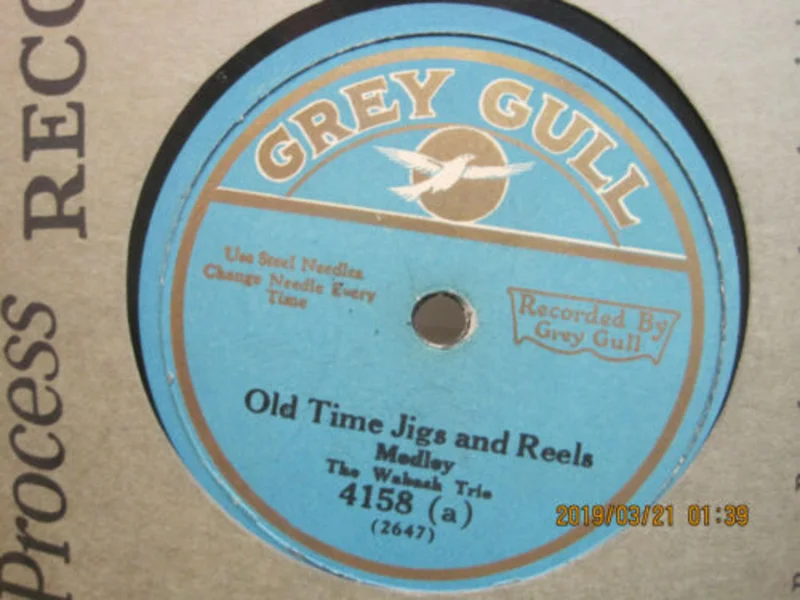 Wabash Trio - Old Time Jigs and Reels Medley b/w Favorite BarnDances Medley
