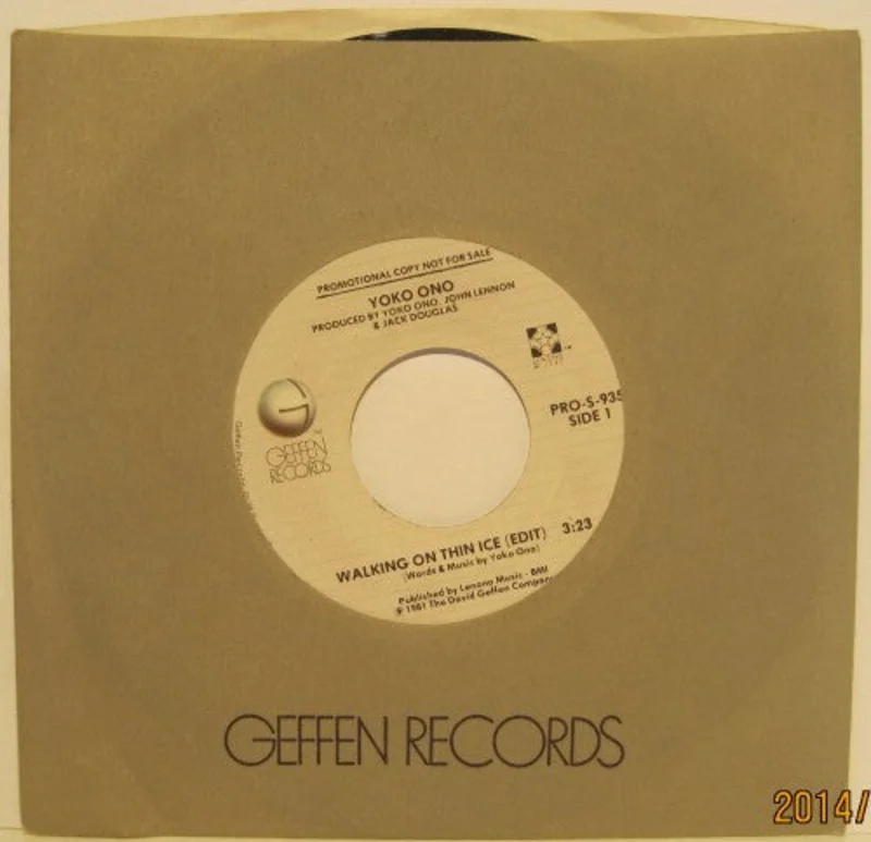 Yoko Ono - Walking on Thin Ice (Edit)/ Walking on Thin Ice (Long Version)